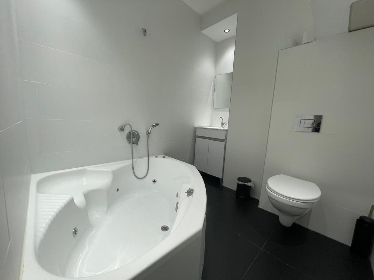 Rothschild 79 Hotel Petach Tikva ภายนอก รูปภาพ