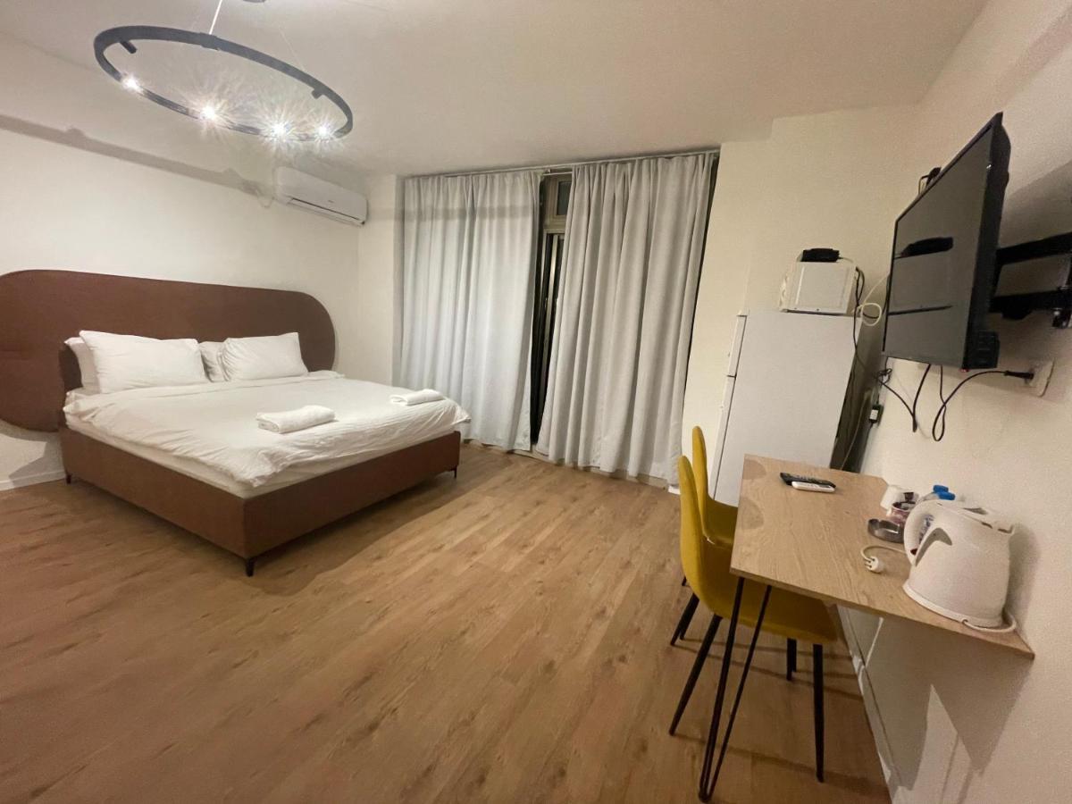 Rothschild 79 Hotel Petach Tikva ภายนอก รูปภาพ